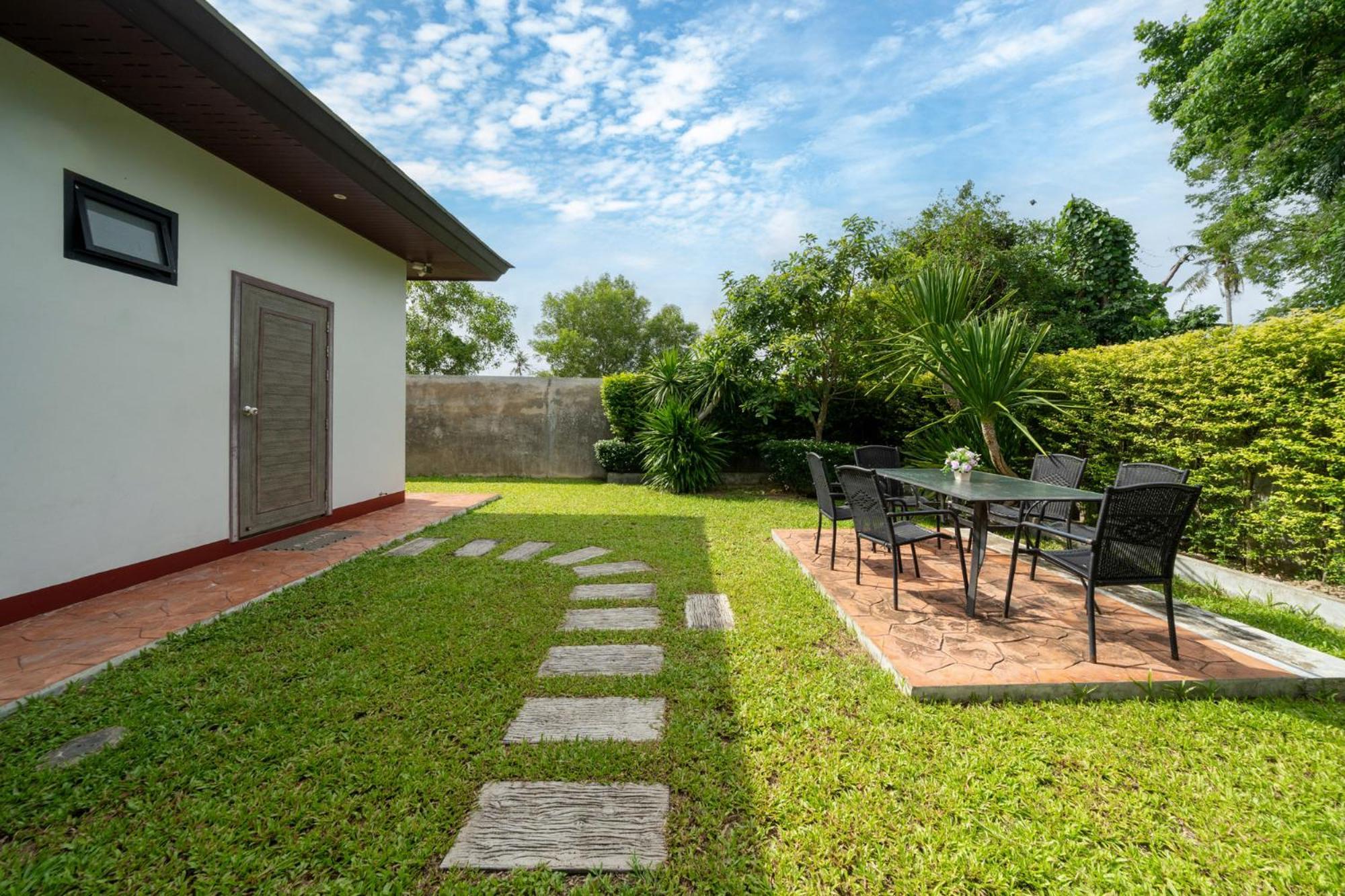 Elm Pool Villa *