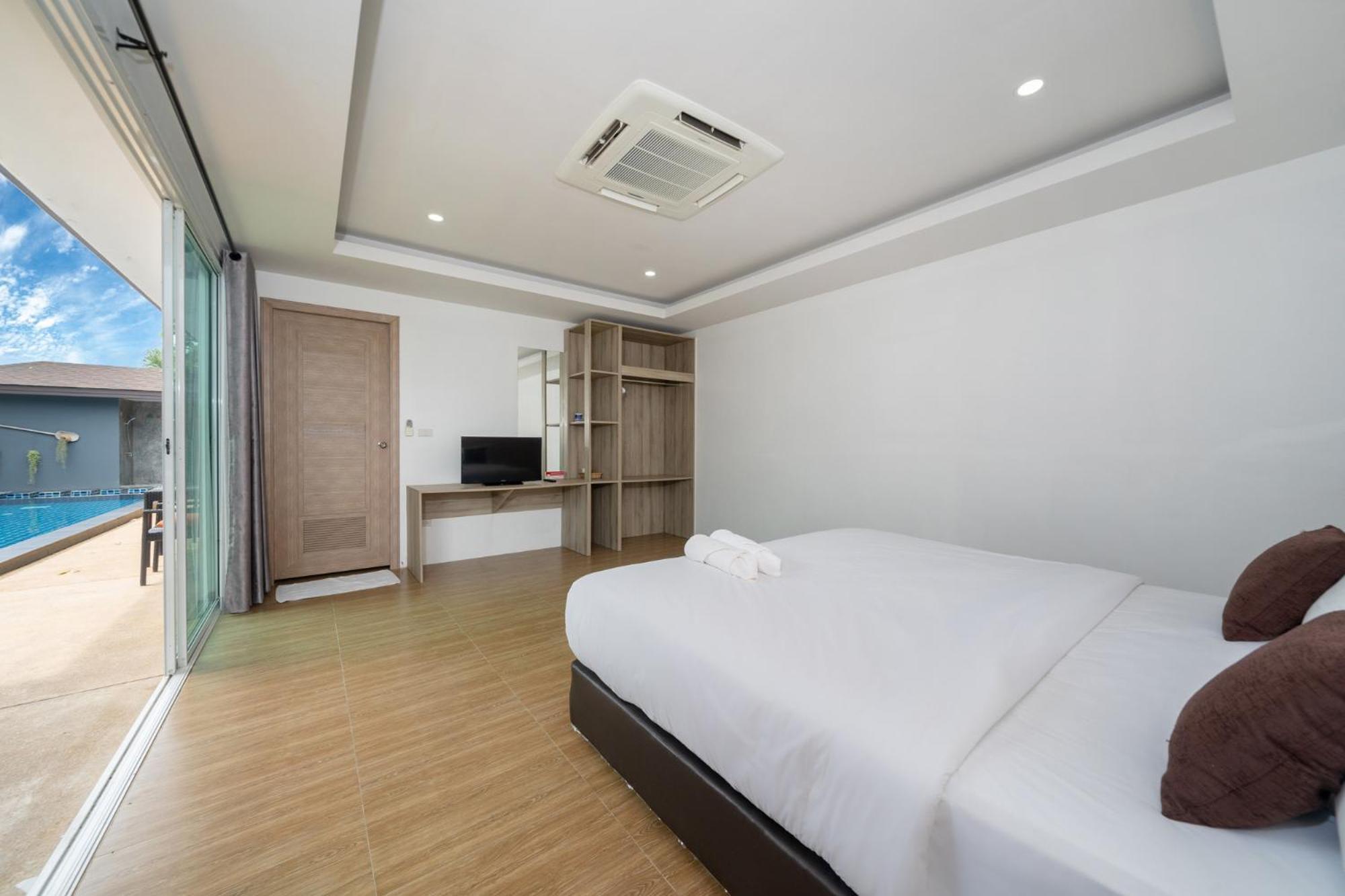 Villa Elm Pool *