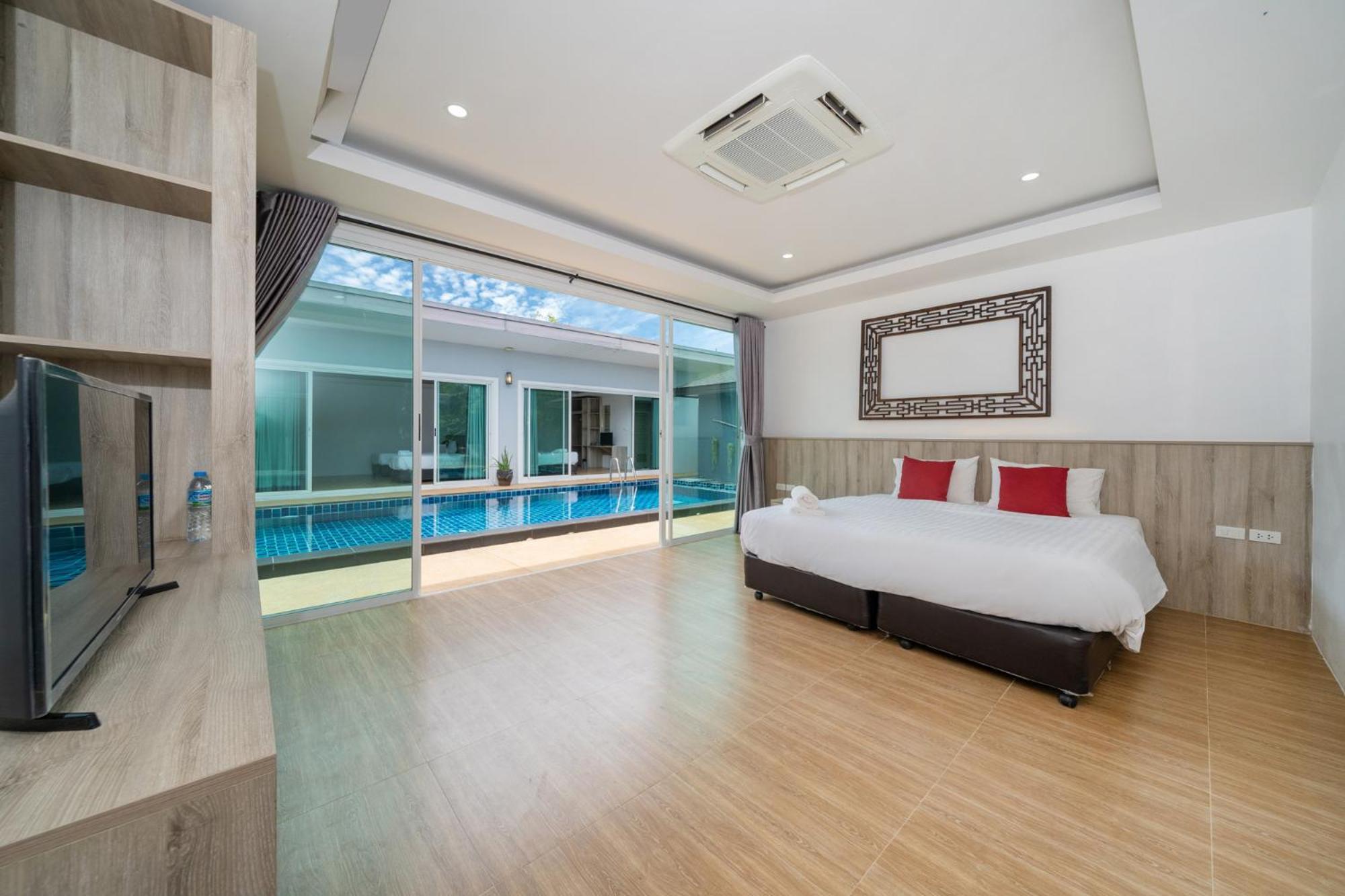 Elm Pool Villa