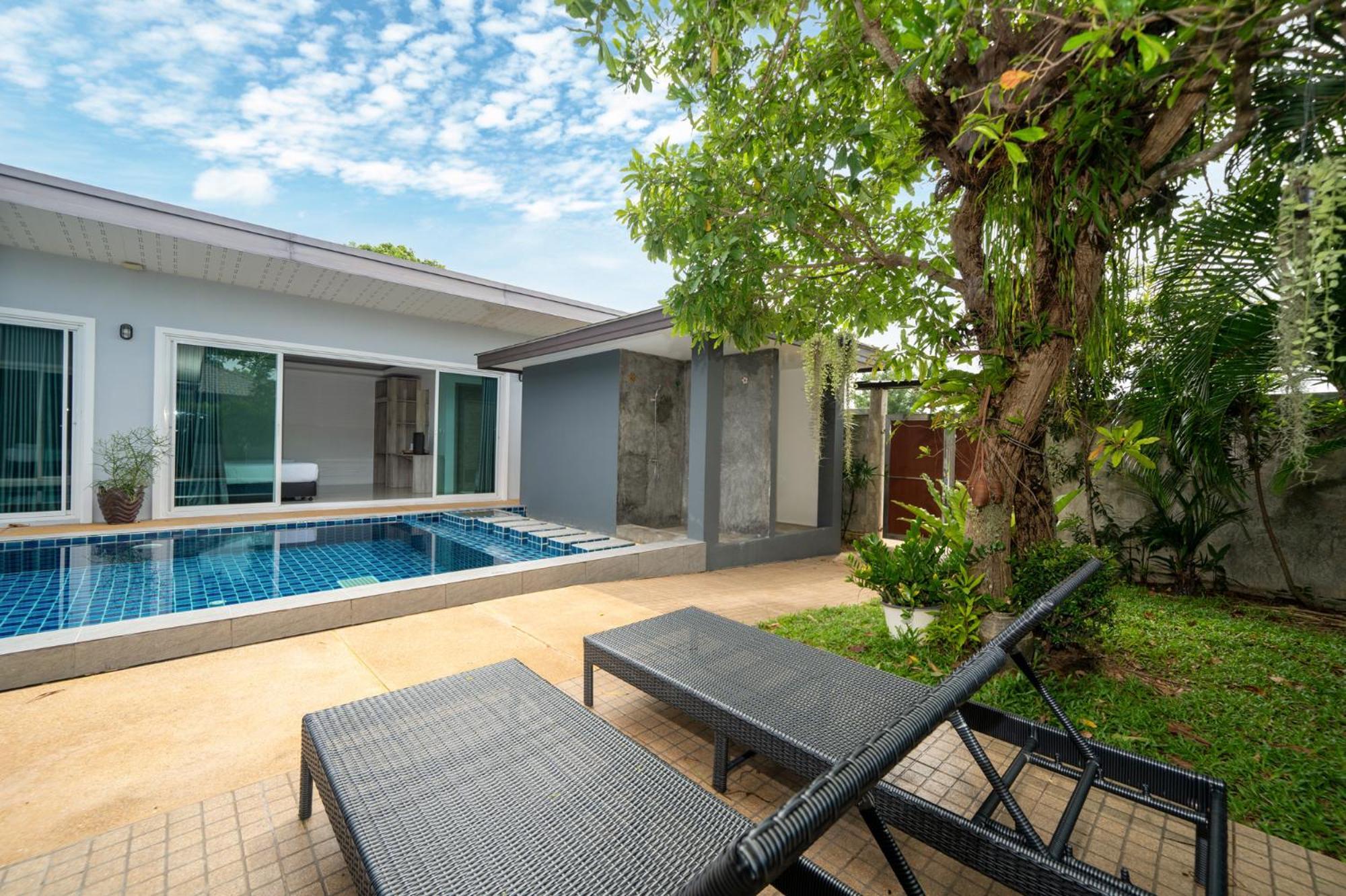 Elm Pool Villa *